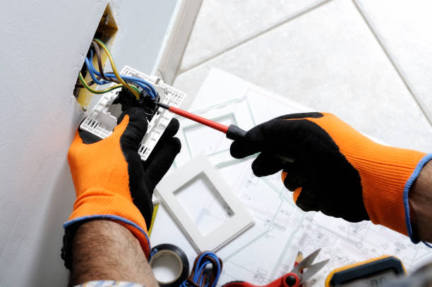 Best Emergency Electrical Repair Services  in Hoisington, KS